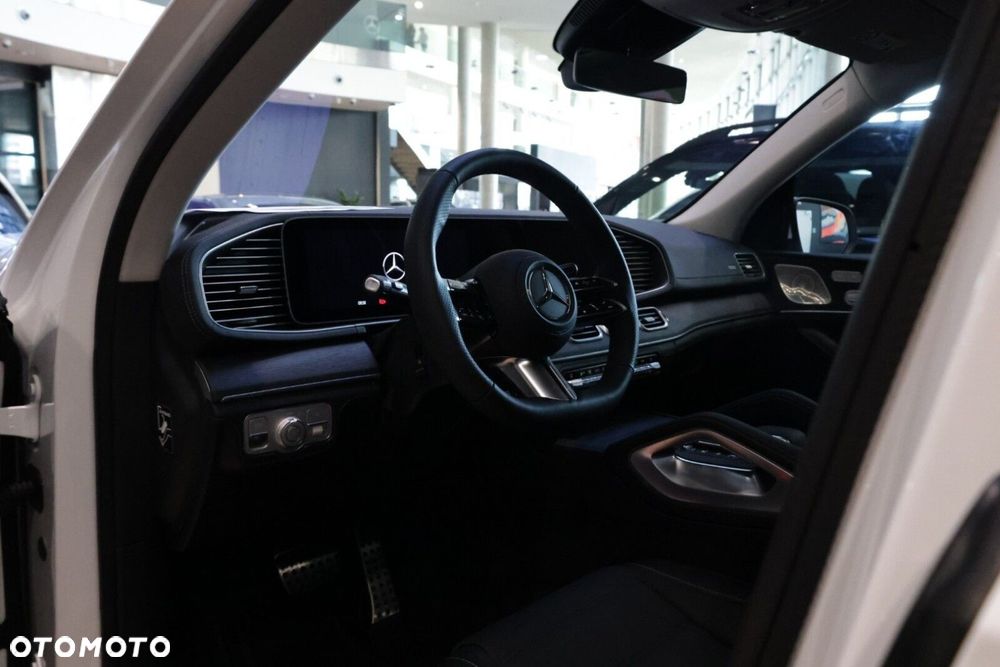 Mercedes-Benz GLS - 11