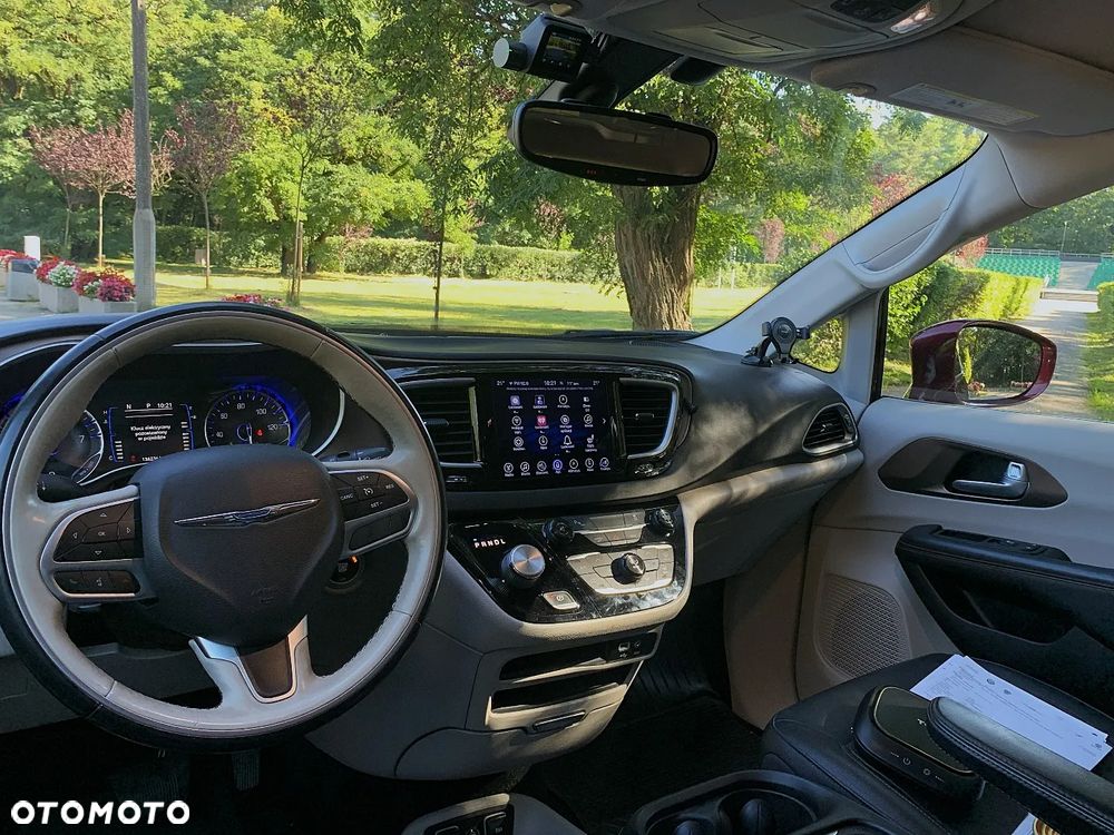 Chrysler Pacifica - 9