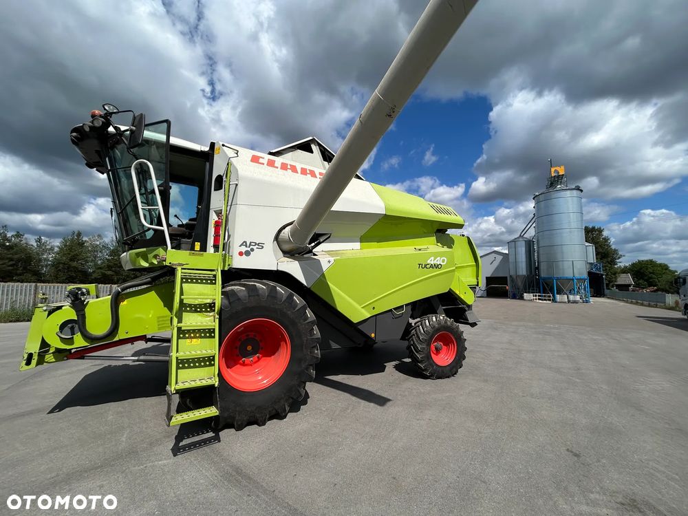Claas Tucano 440 - 2