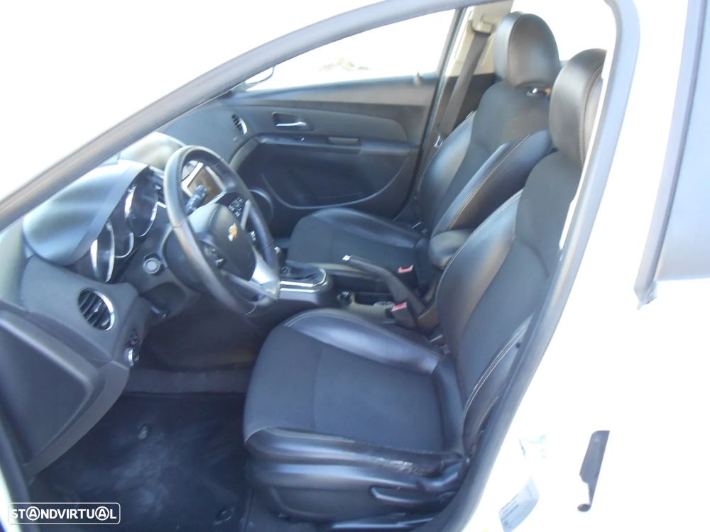 Chevrolet Cruze SW 1.7 VCDi LT - 16