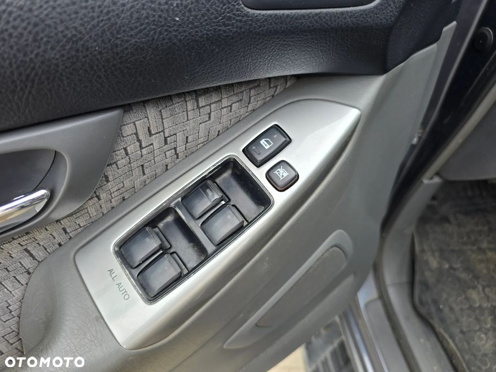 Toyota Land Cruiser - 24