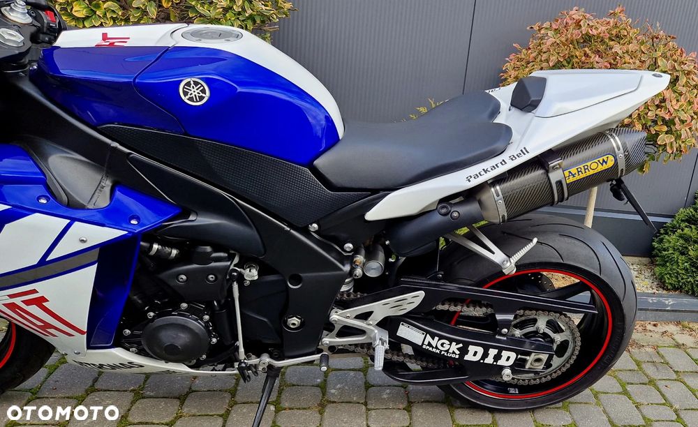 Yamaha R1 - 27
