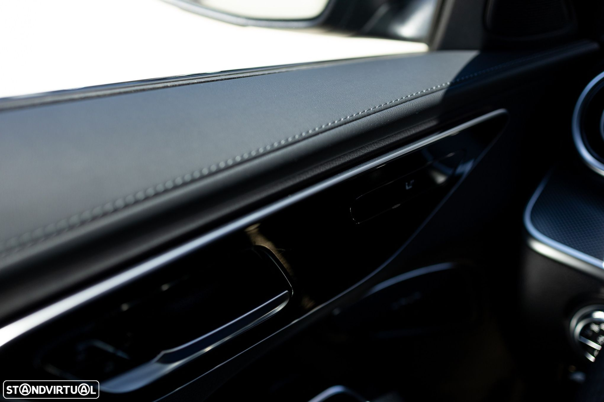 Mercedes-Benz C 300 e AMG Line - 25