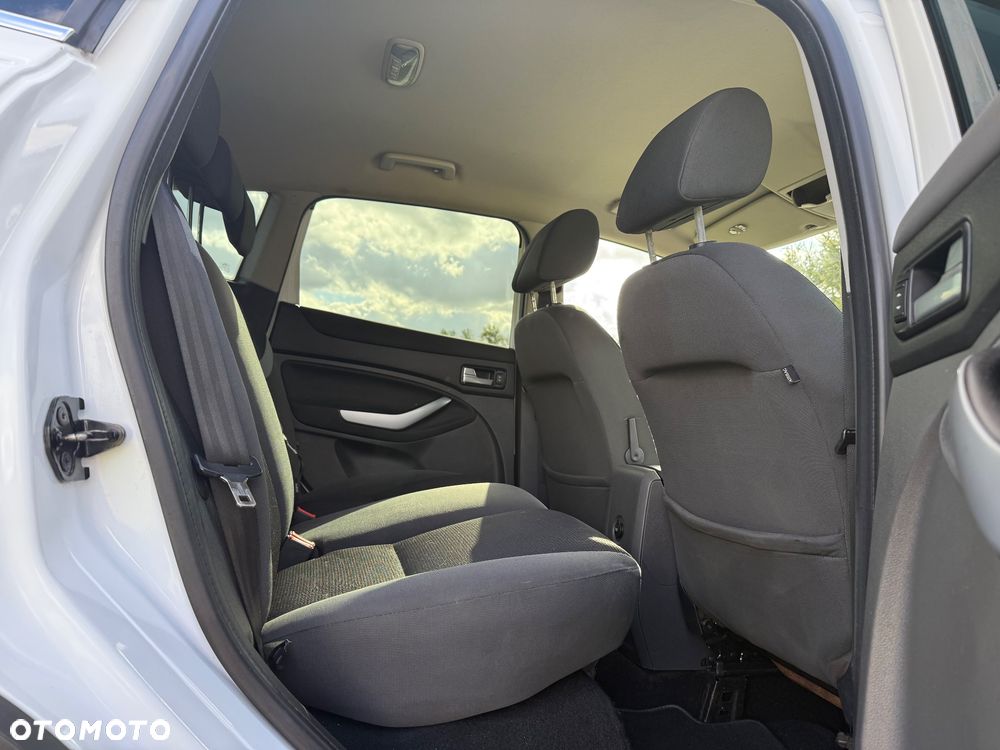 Ford Kuga - 25