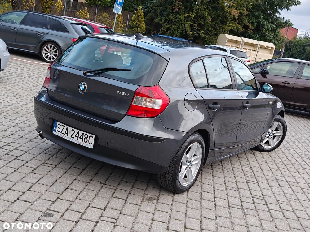 BMW Seria 1 118i - 1