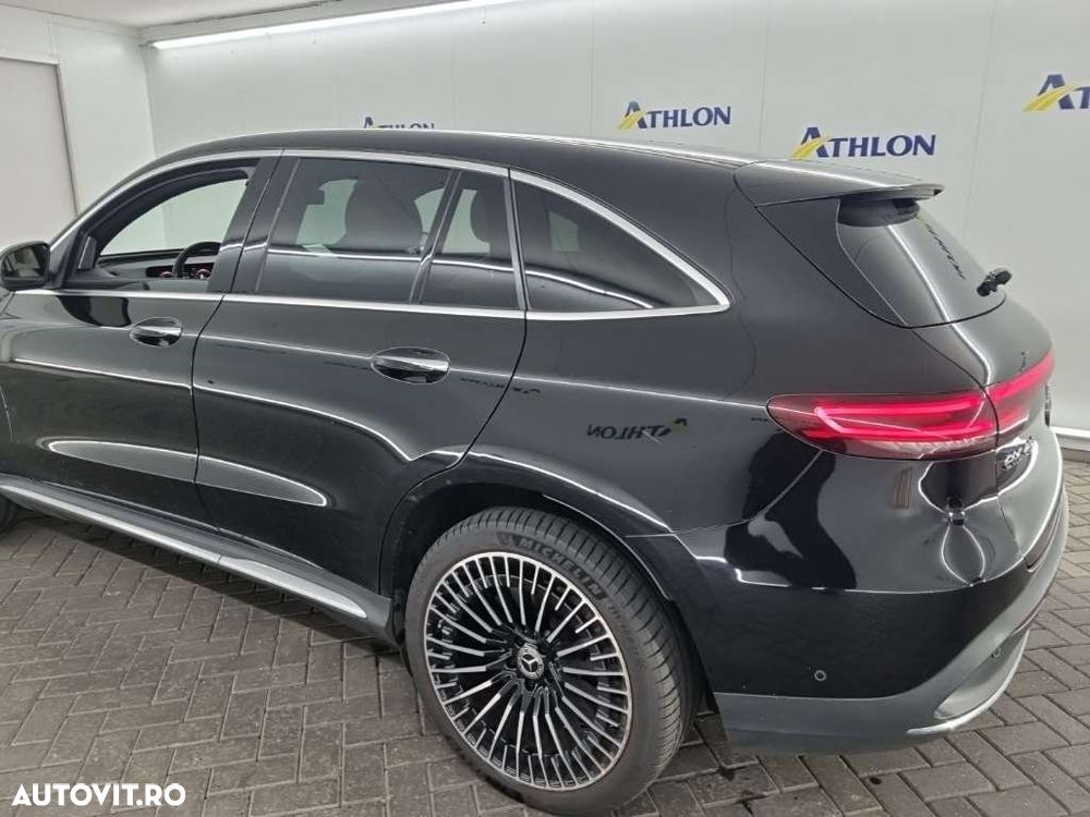 Mercedes-Benz EQC - 7
