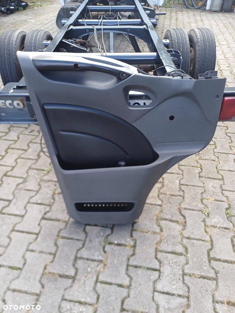 Iveco Daily  boczki drzwi 99-06 i 06-14