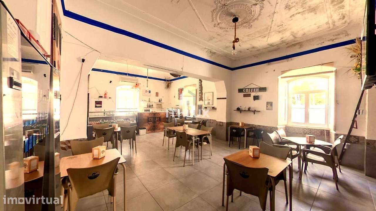 Prédio de dois edifícios térreos, localizado na Terrugem – Elvas - Ale - Grande imagem: 2/26