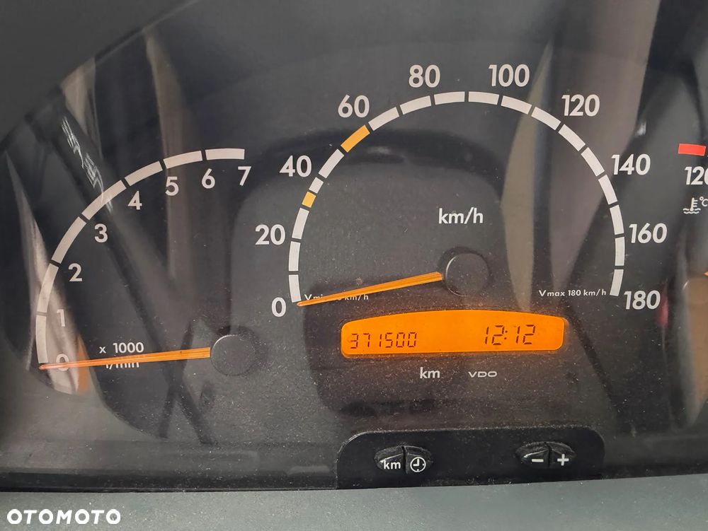Mercedes-Benz Sprinter - 15