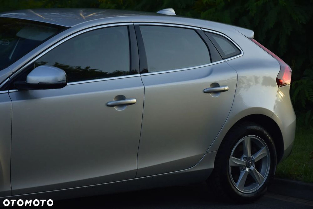 Volvo V40 D2 Momentum - 4