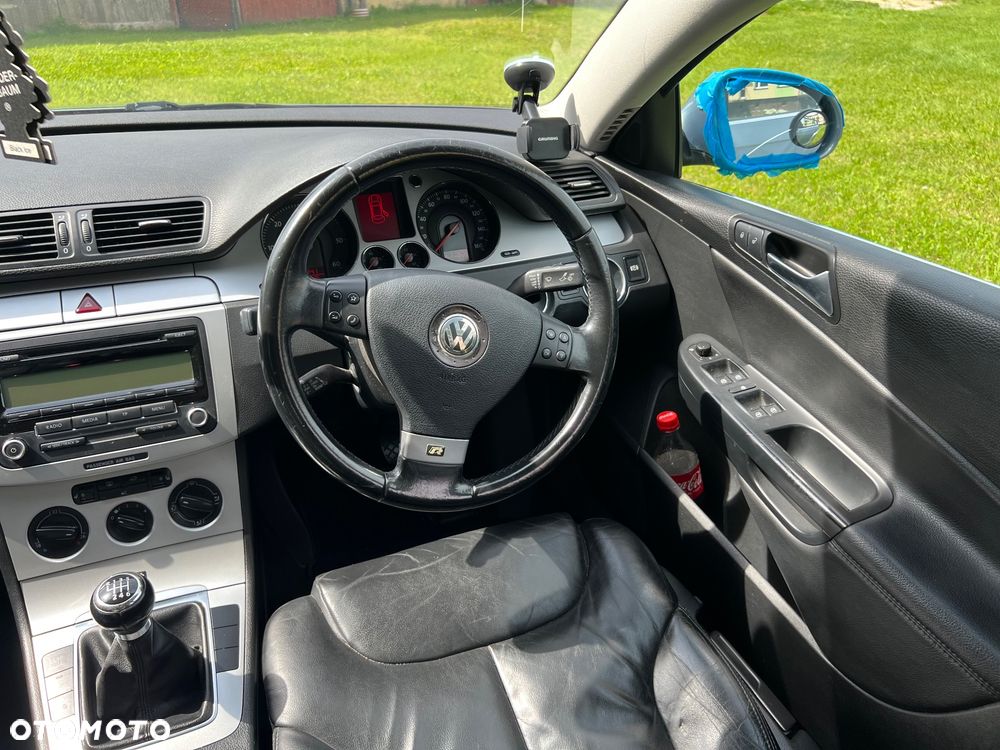Volkswagen Passat 2.0 TDI DPF Highline - 16