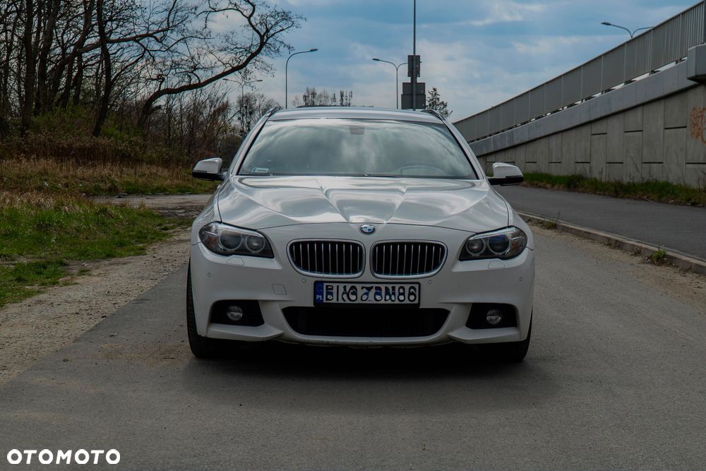 BMW Seria 5 525d xDrive Luxury Line - 2