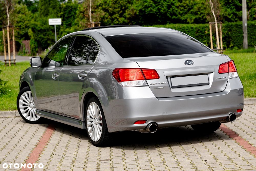Subaru Legacy 2.5i GT - 18