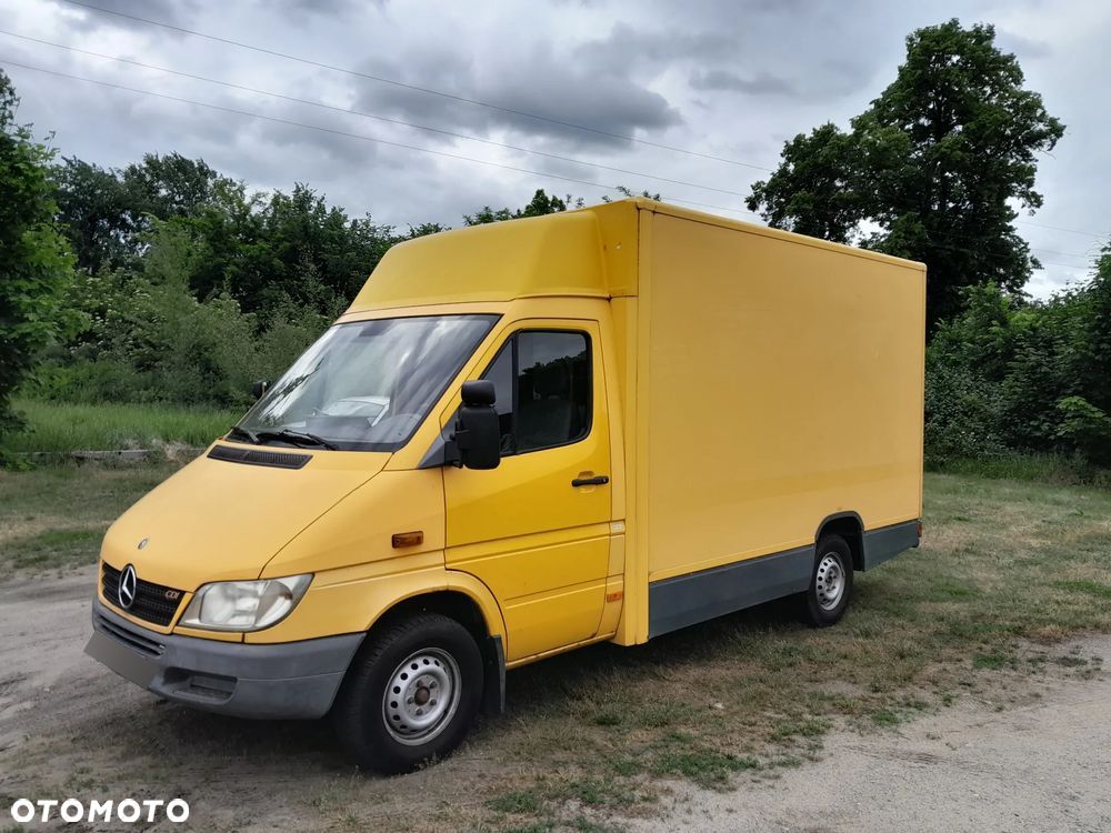 Mercedes-Benz Sprinter - 1