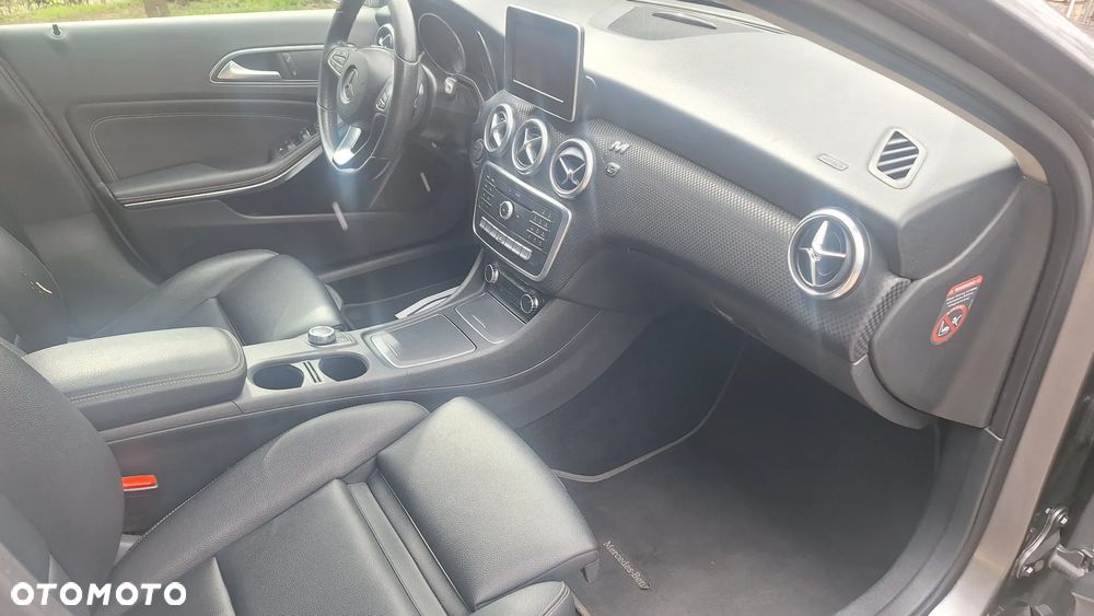 Mercedes-Benz Klasa A 180 7G-DCT Activity Edition - 26