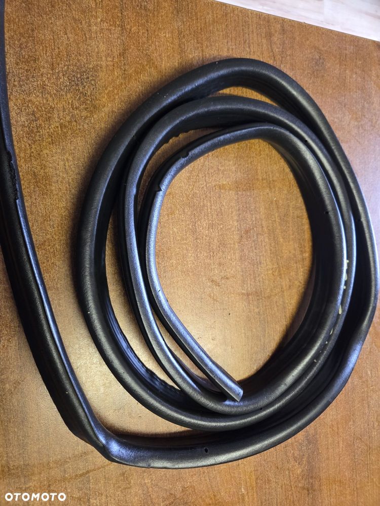 BMW E36 Sedan Uszczelka Bagażnika Tył Tylna Karoserii - 3