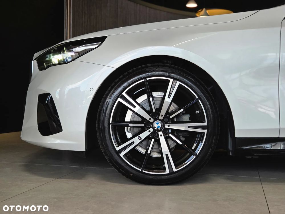 BMW Seria 5 520d xDrive mHEV - 6