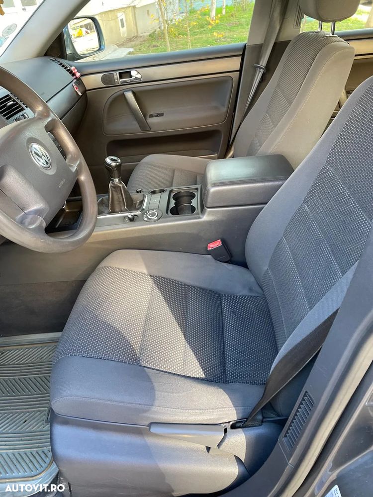 Volkswagen Touareg 2.5 R5 TDI - 6