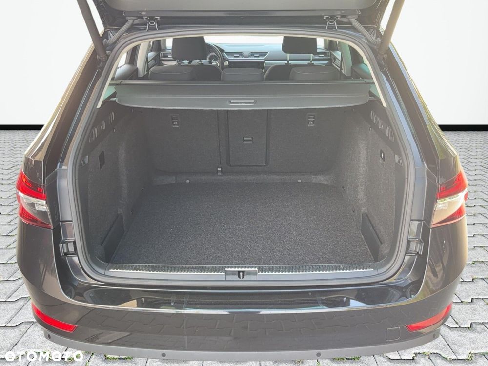 Skoda Superb 2.0 TDI SCR Style DSG - 40