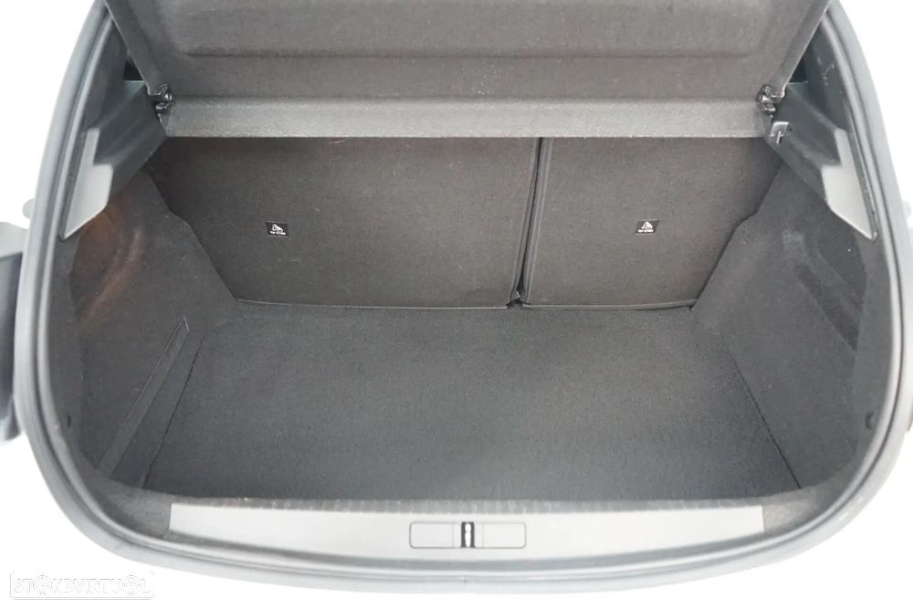 Peugeot 208 - 11