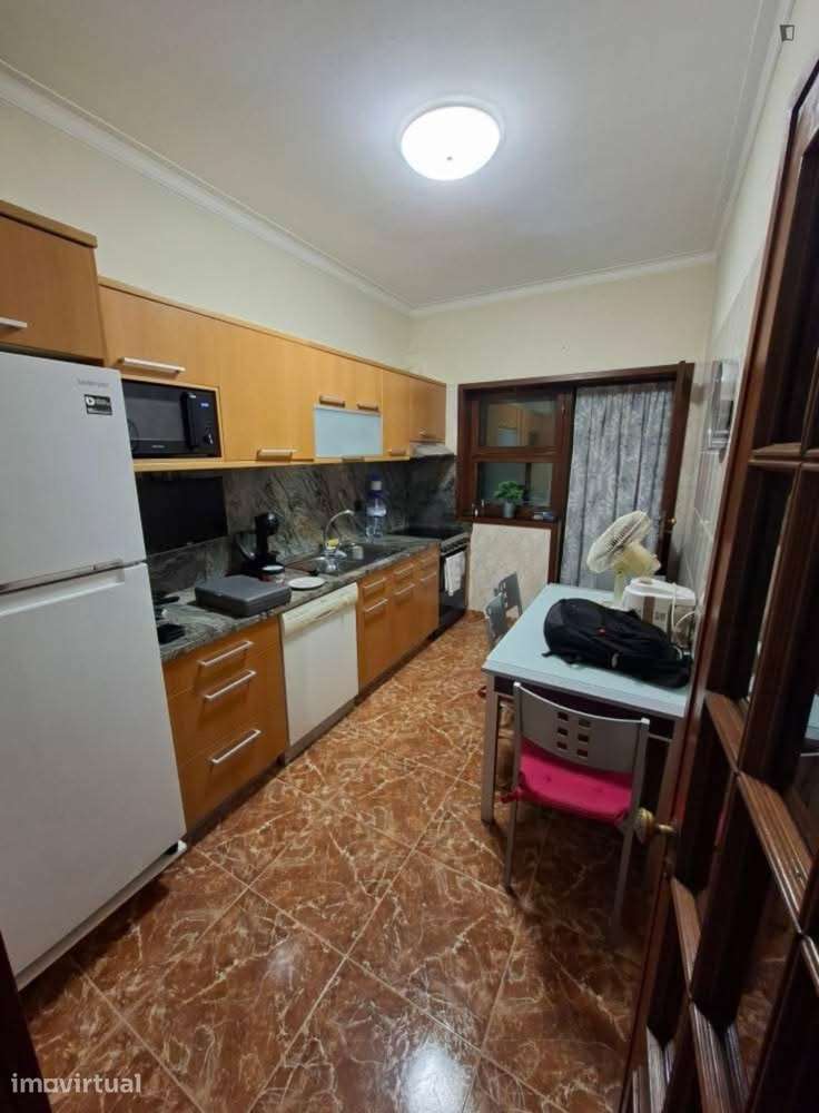 Quarto - localizado em Rio Tinto Porto - Grande imagem: 4/6