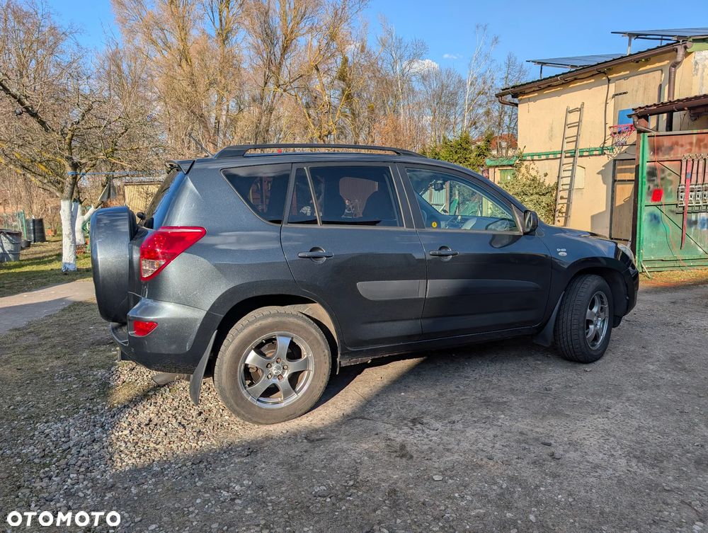 Toyota RAV4 - 3