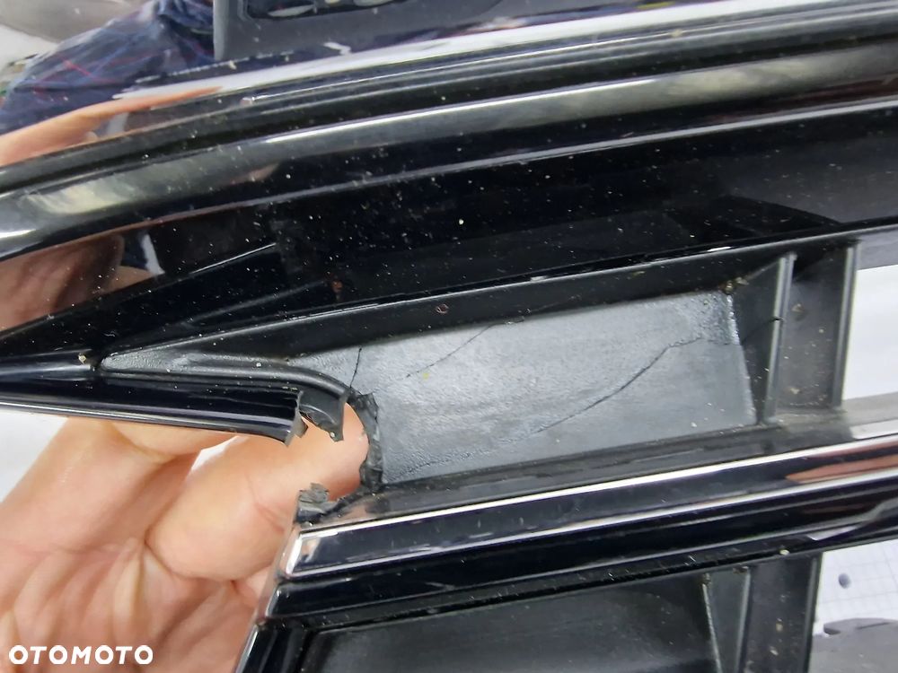 VW SPORTSVAN LIFT 17- ATRAPA / GRILL PRZEDNI PRZÓD POD RADAR , NR 510853653H / 510853651AN/AP , NR AUKCJI GR92 - 27