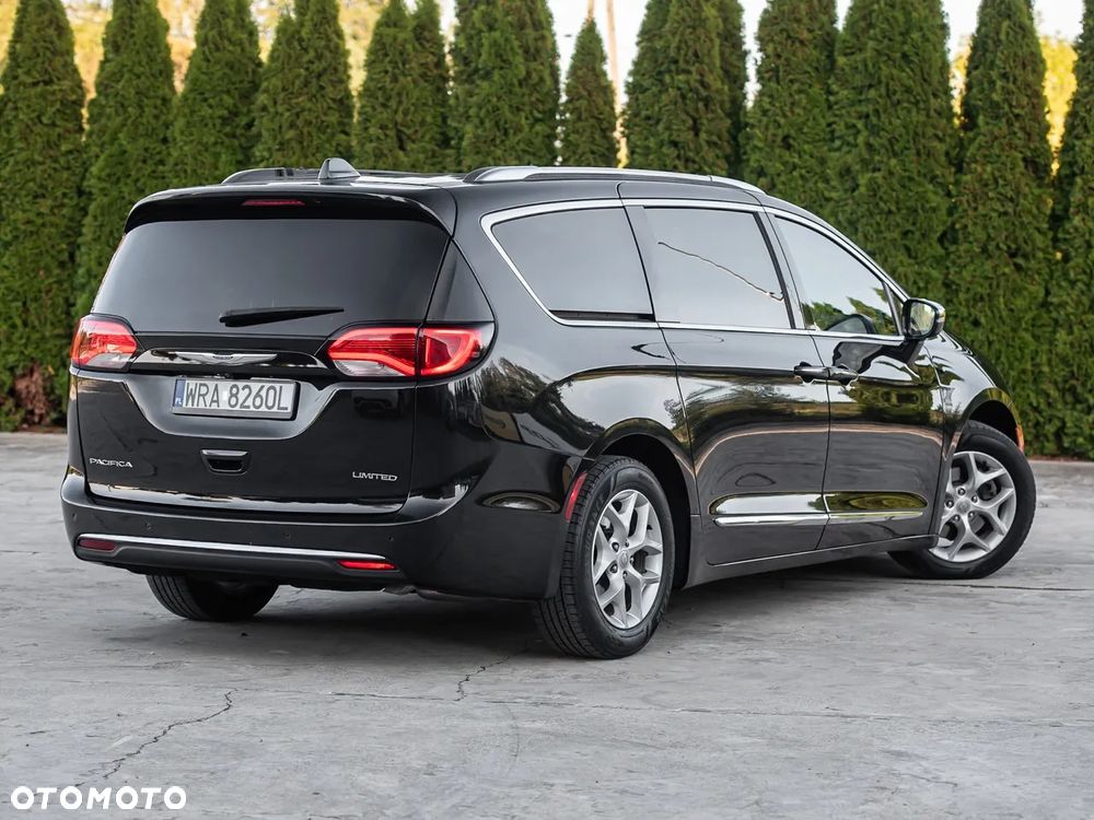 Chrysler Pacifica - 14