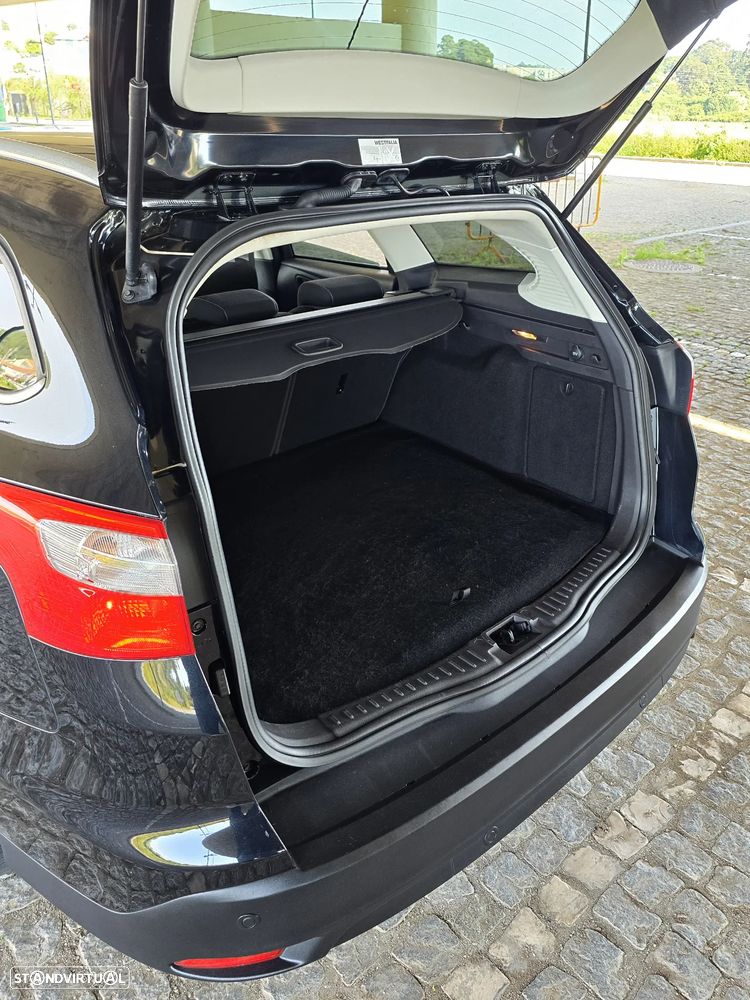 Ford Focus 1.0 EcoBoost S&S Champions Edition - 35