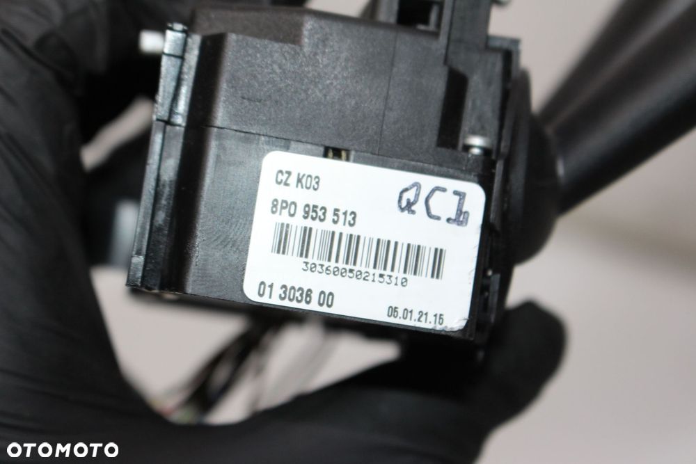 PRZEŁĄCZNIK ŚWIATEŁ KIERUNKOWSKAZÓW AUDI A3 8P - 5