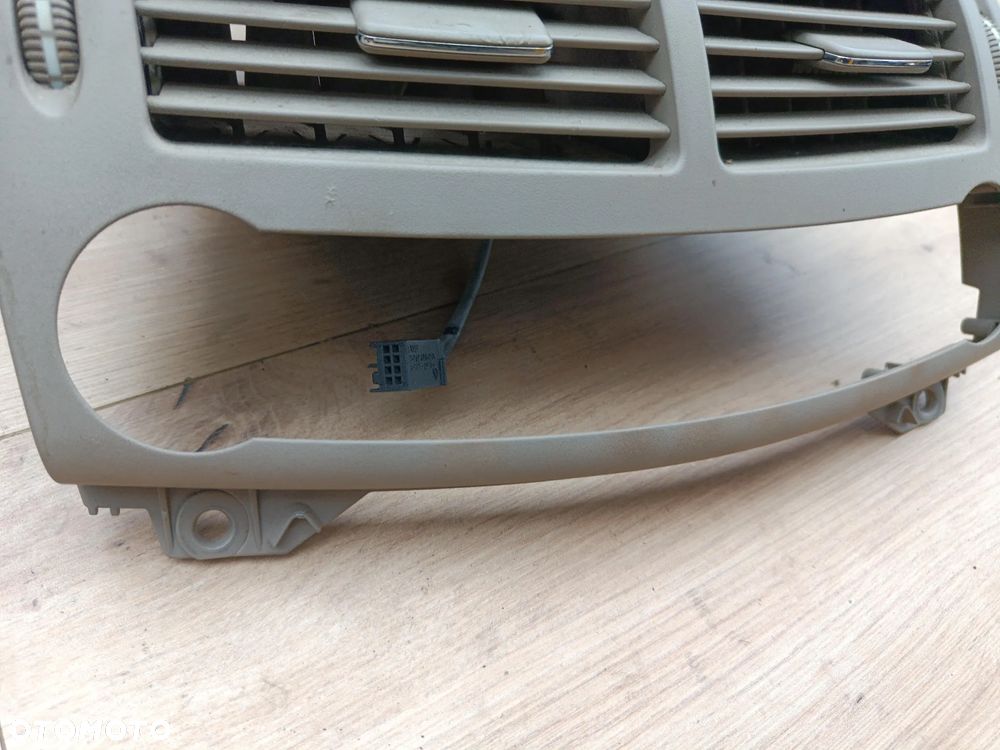 MERCEDES W211 KRATKA ŚRODKOWA NAWIEWU BEŻOWA BANAN - 5