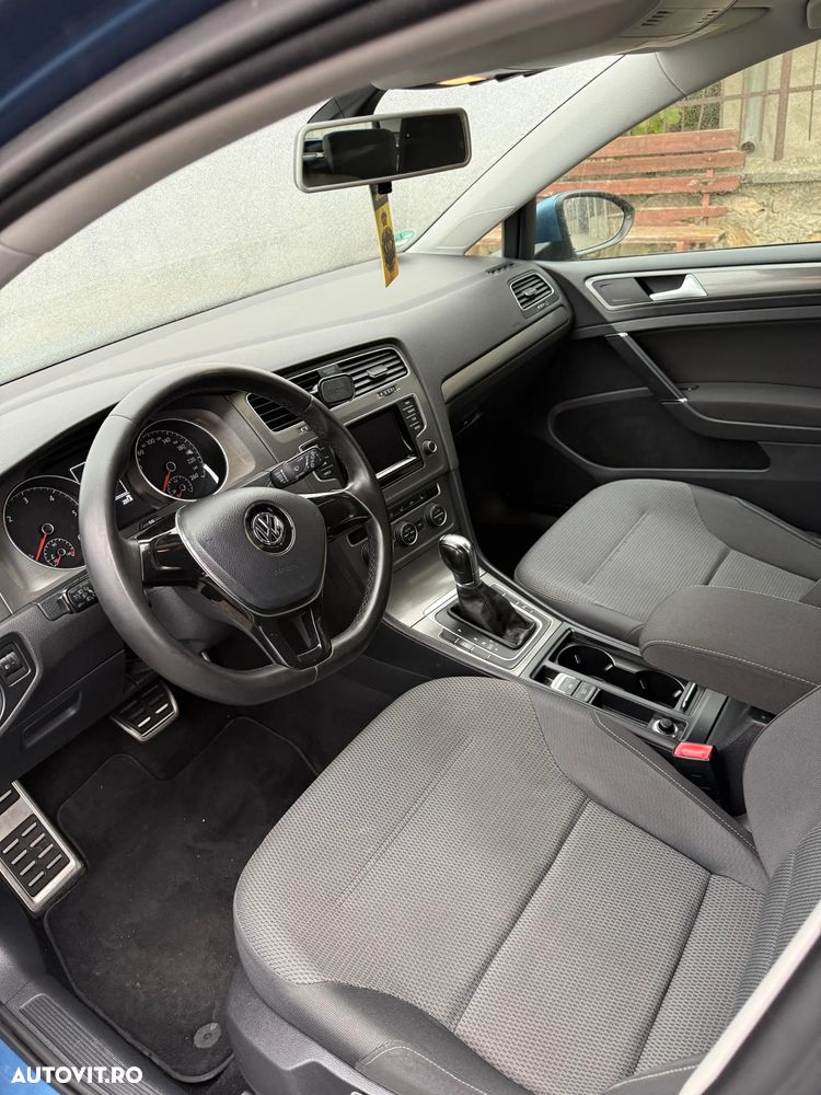 Volkswagen Golf - 8
