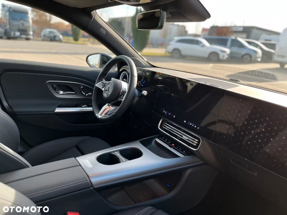 Mercedes-Benz CLA 200 mHEV 8G-DCT - 13