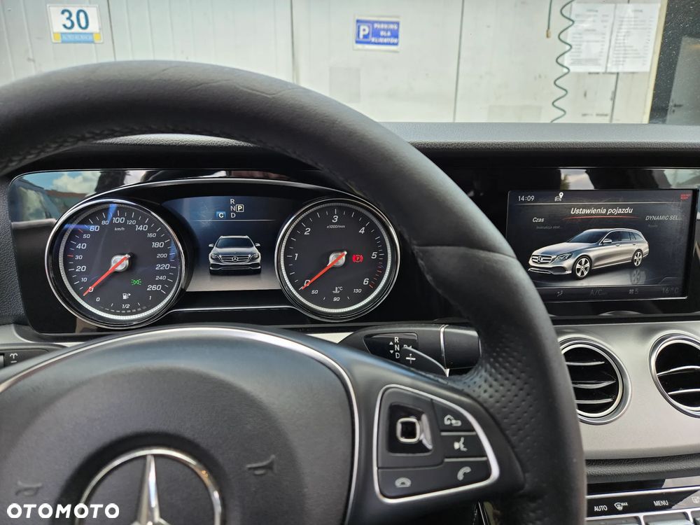 Mercedes-Benz Klasa E 200 d T 9G-TRONIC - 19