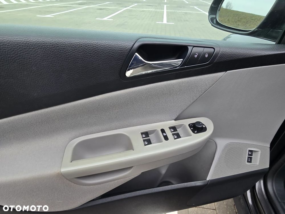 Volkswagen Passat 1.9 TDI Comfortline - 15