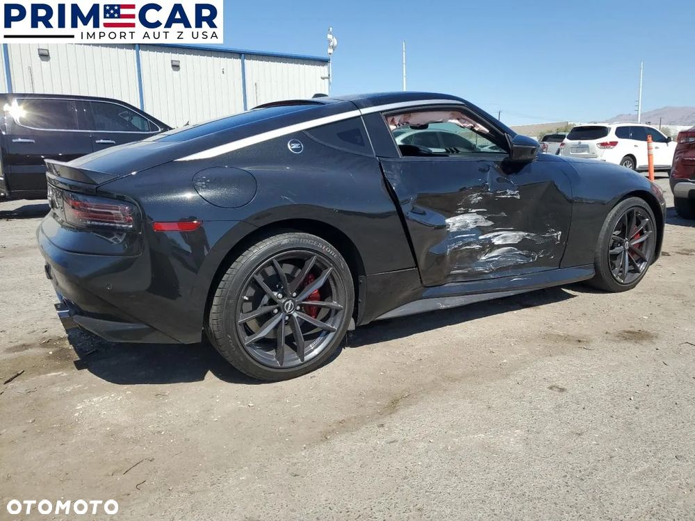 Nissan 370 Z - 3