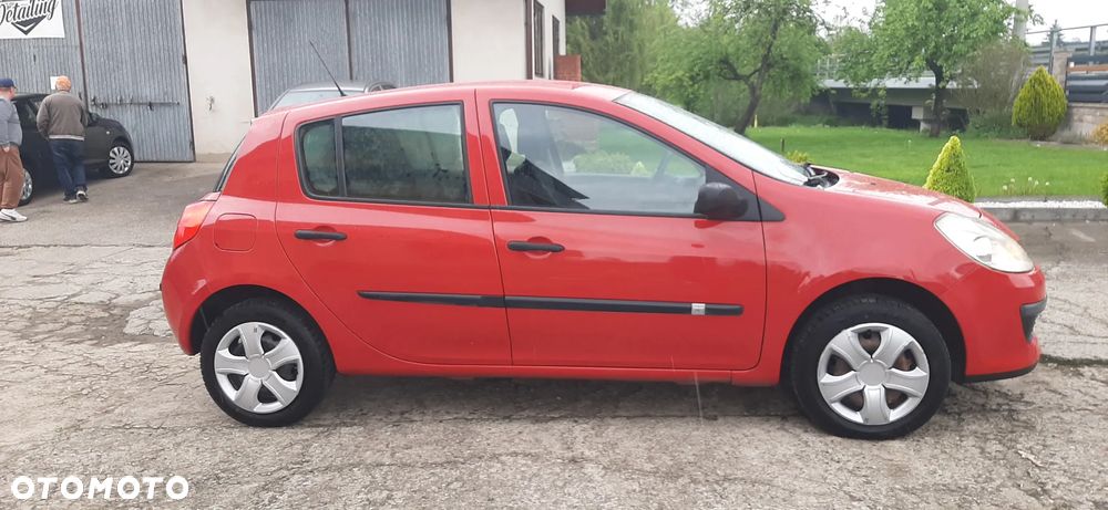 Renault Clio - 24