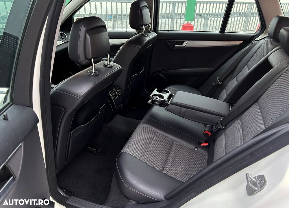 Mercedes-Benz C 250 T CDI DPF (BlueEFFICIENCY) 7G-TRONIC Avantgarde - 14