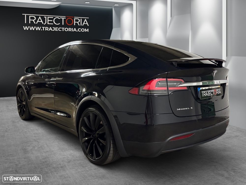 Tesla Model X 90D - 3