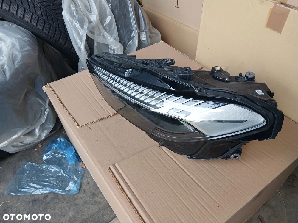AUDI A5  LAMPA LEWA PRZÓD FULL LED MATRIX 8B3941035AA - 2