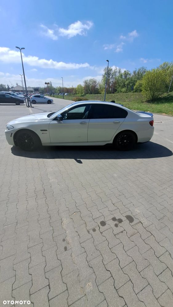 BMW Seria 5 528i - 4