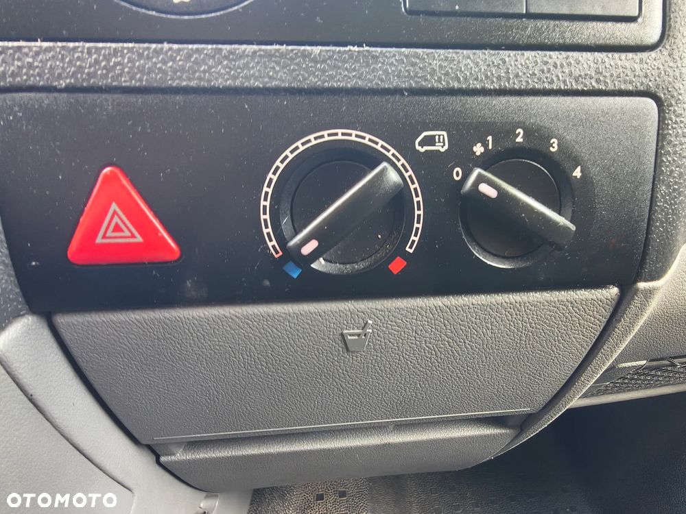 Volkswagen Caravelle L1 - 33