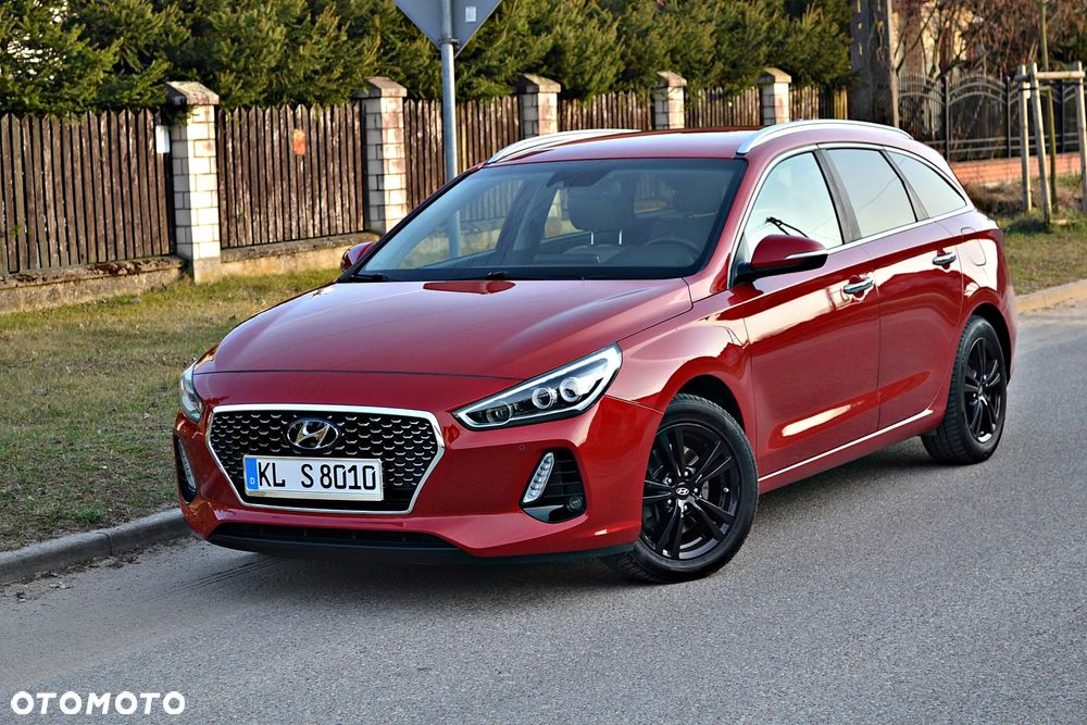 Hyundai i30 blue 1.6 CRDi Premium - 1
