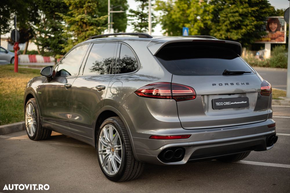 Porsche Cayenne - 3
