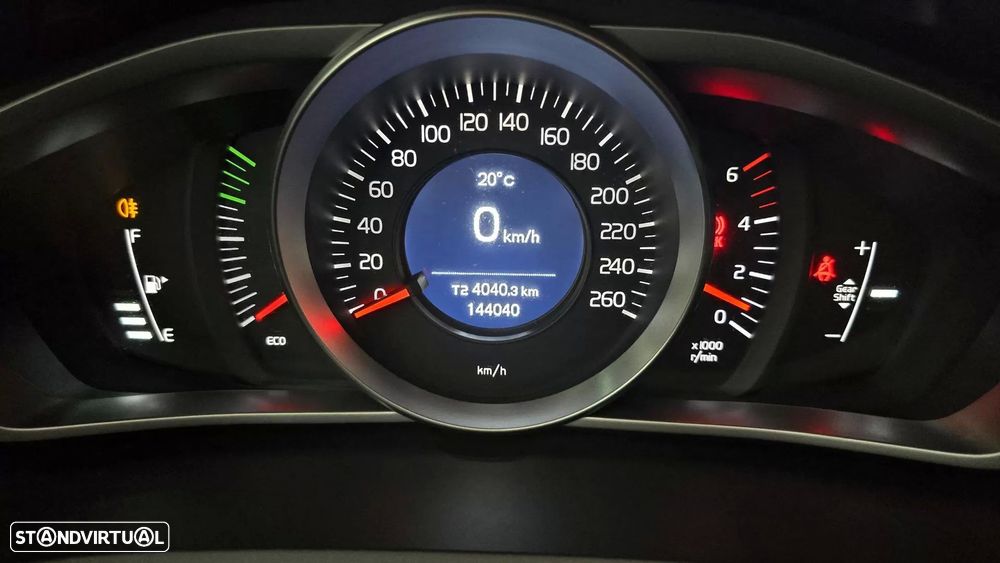 Volvo V40 2.0 D3 Momentum - 23