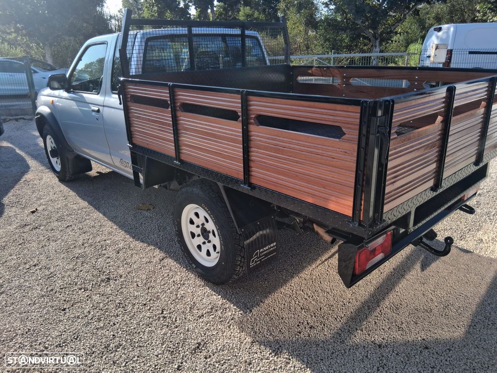 Nissan Navara 4x4 - 10