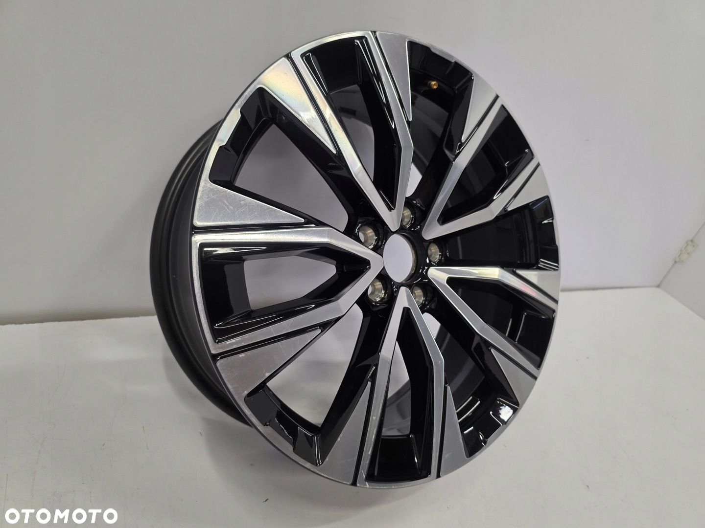FELGA VOLVO XC60 II XC90 II XC40 S90 V90 7,5x19 ET50,5 32358566 - 6
