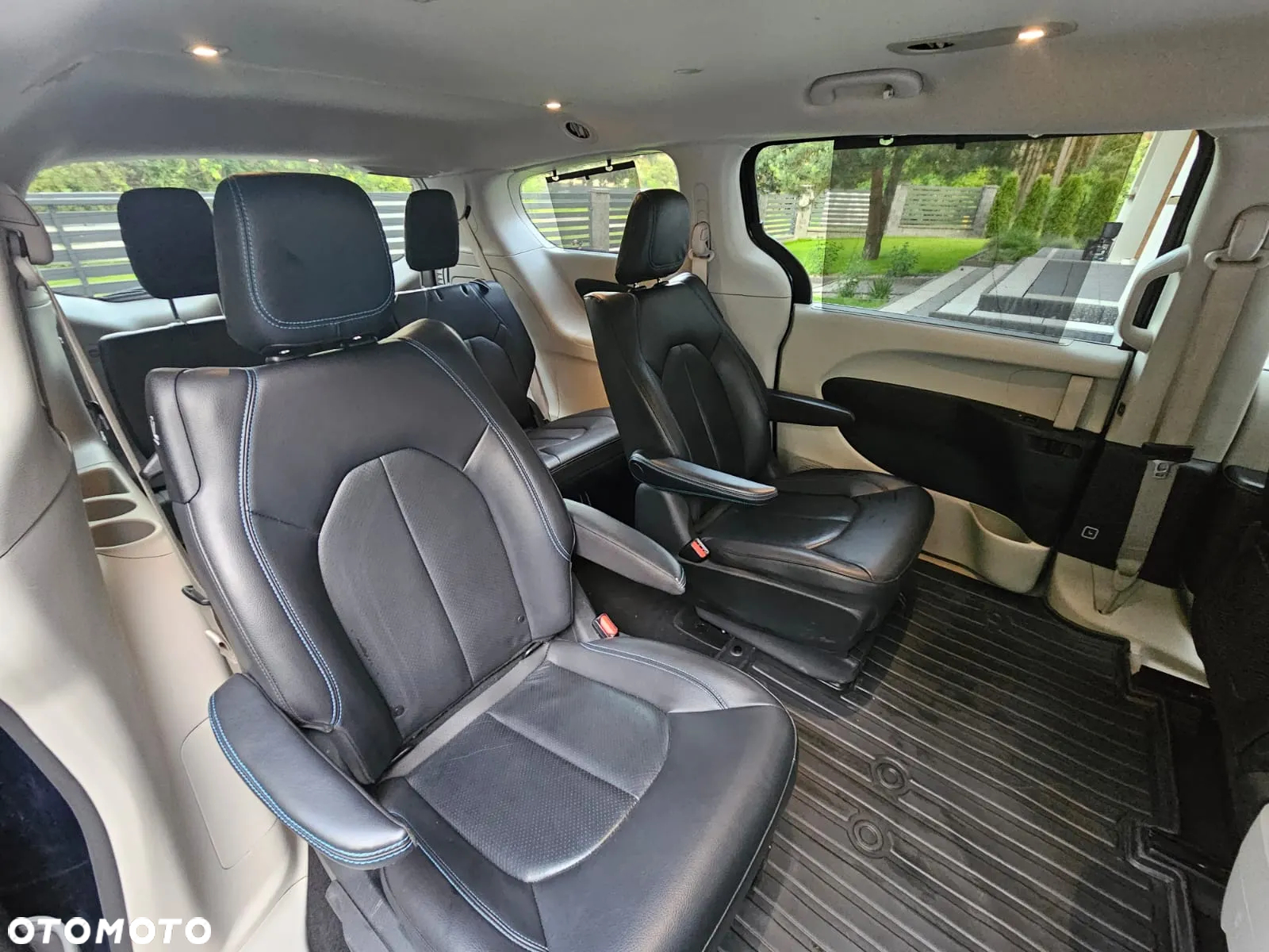 Chrysler Pacifica - 22