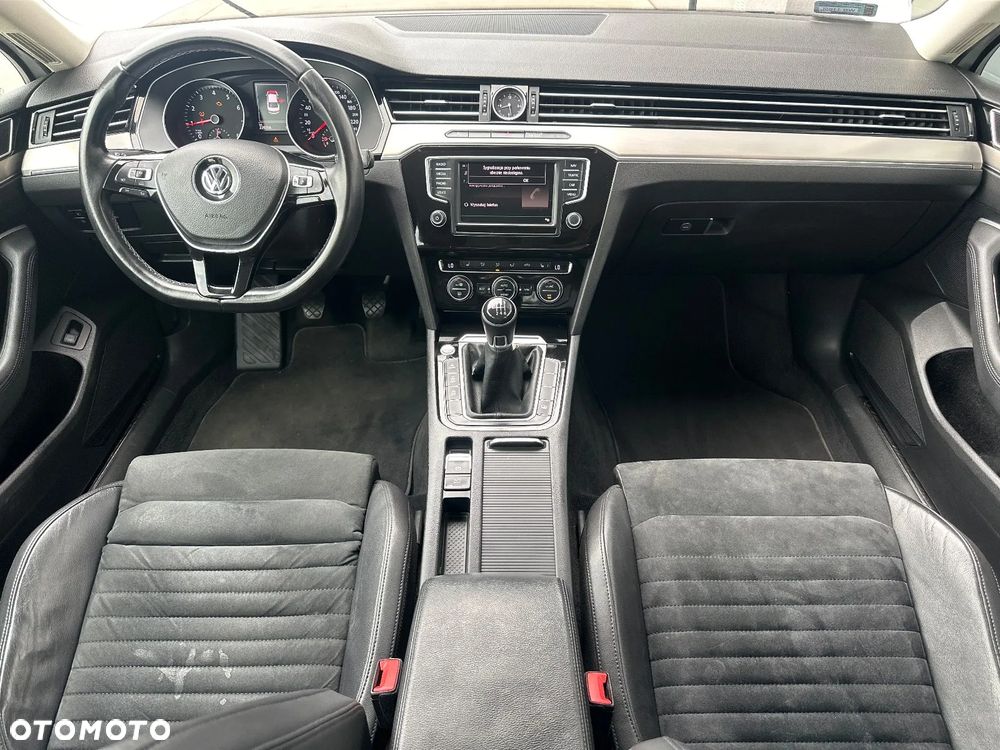 Volkswagen Passat 1.8 TSI BMT Highline - 22
