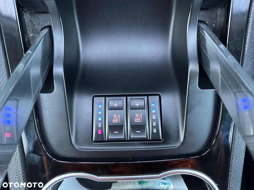 Ford S-Max 2.0 TDCi DPF Titanium X - 32